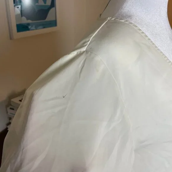 L'ACADEMIE  Cream Tie Flutter Sleeve front top - Picture 7 of 10